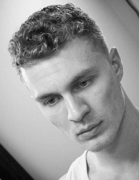 30+ Haircuts for Curly Hair Men (Trendy & Easy Looks)