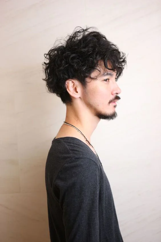34 Natural Curly Hairstyles for Men That Look Effortless and Stylish in 2025