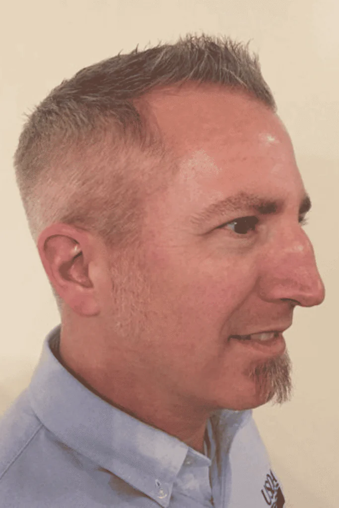 30 Hairstyles for Older Men with Thin Hair That Look Fresh and Modern