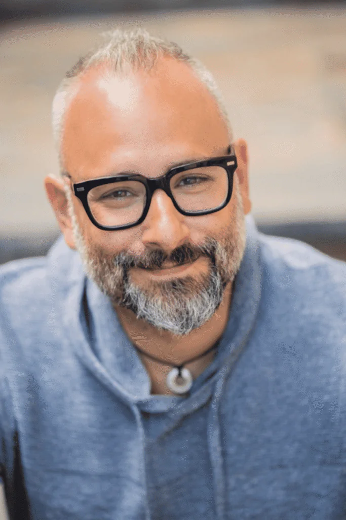 30 Hairstyles for Older Men with Thin Hair That Look Fresh and Modern