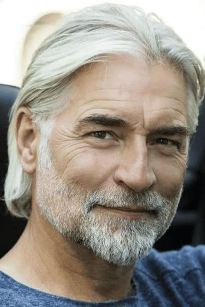 30 Hairstyles for Older Men with Thin Hair That Look Fresh and Modern