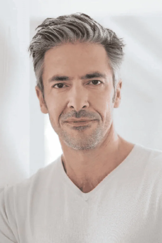 30 Hairstyles for Older Men with Thin Hair That Look Fresh and Modern