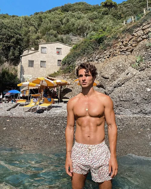 35 Surfer Hairstyles Men – Cool Ideas To Try In 2025