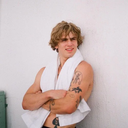 35 Surfer Hairstyles Men – Cool Ideas To Try In 2025